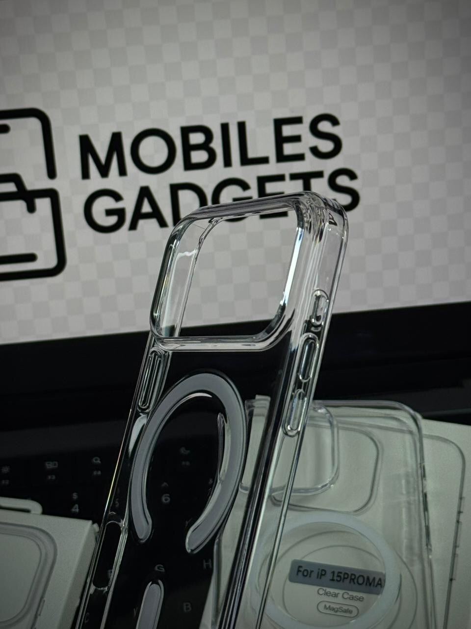 IC MagSafe Crystal Clear Case